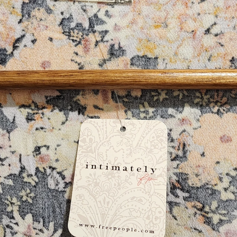 Free People small new tag